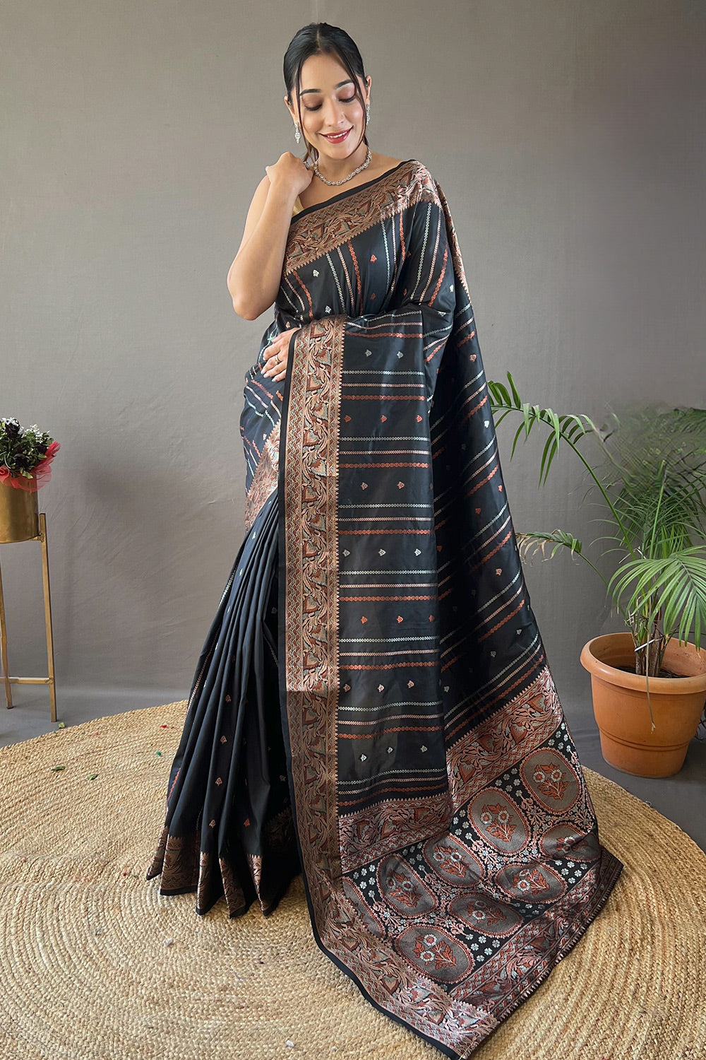 Beautiful Black Colour Silk Zari Weaving Saree