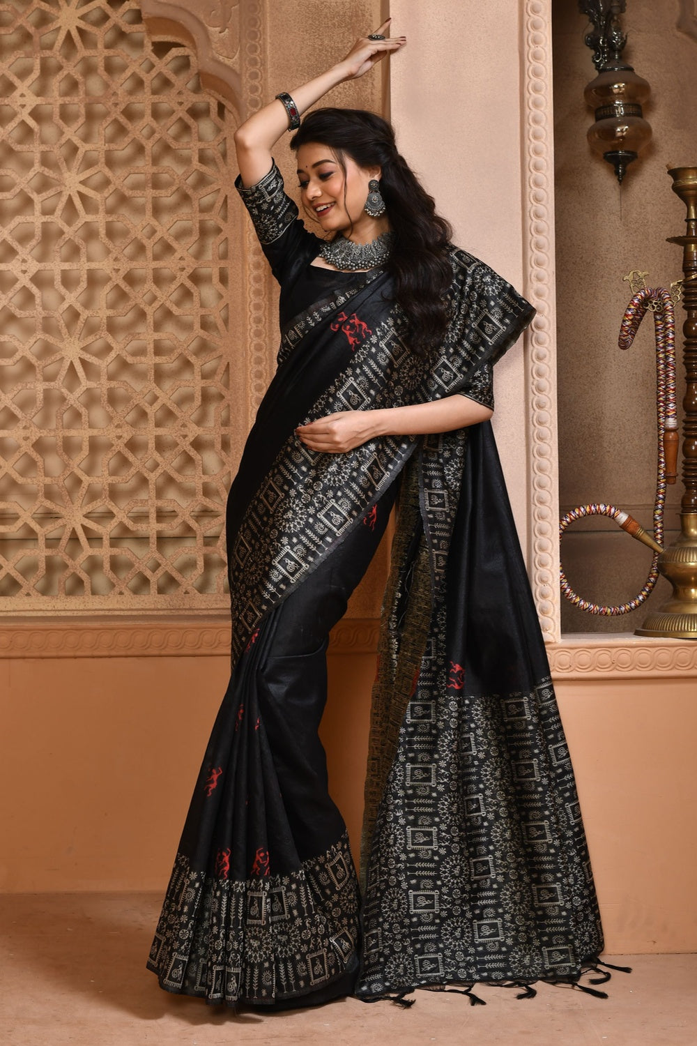 Black Handloom Silk Saree With Weaving Work