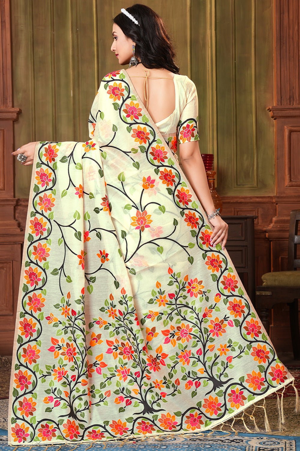 Cream Linen Silk Saree With Floral Printed Work