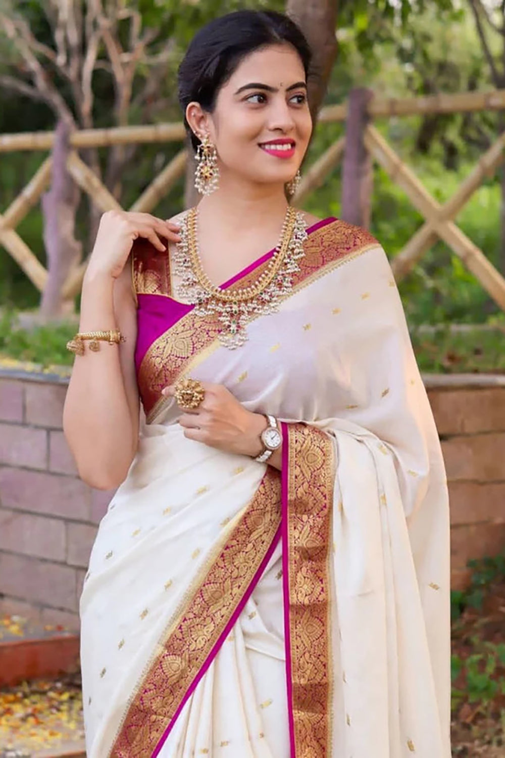 White New Look Beautiful Soft Banarasi Saree