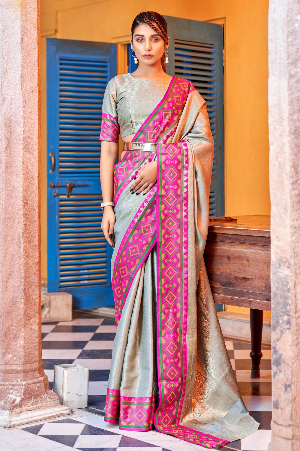 Gray Kanjivaram Silk Saree With Weaving