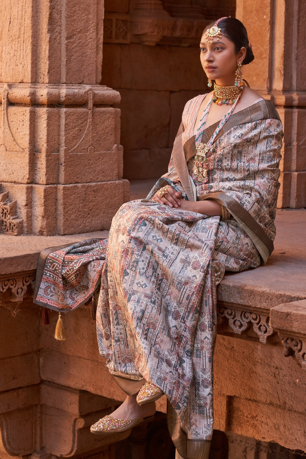 Beige Silk  Saree With Weaving Border &amp; Digital Printed Work