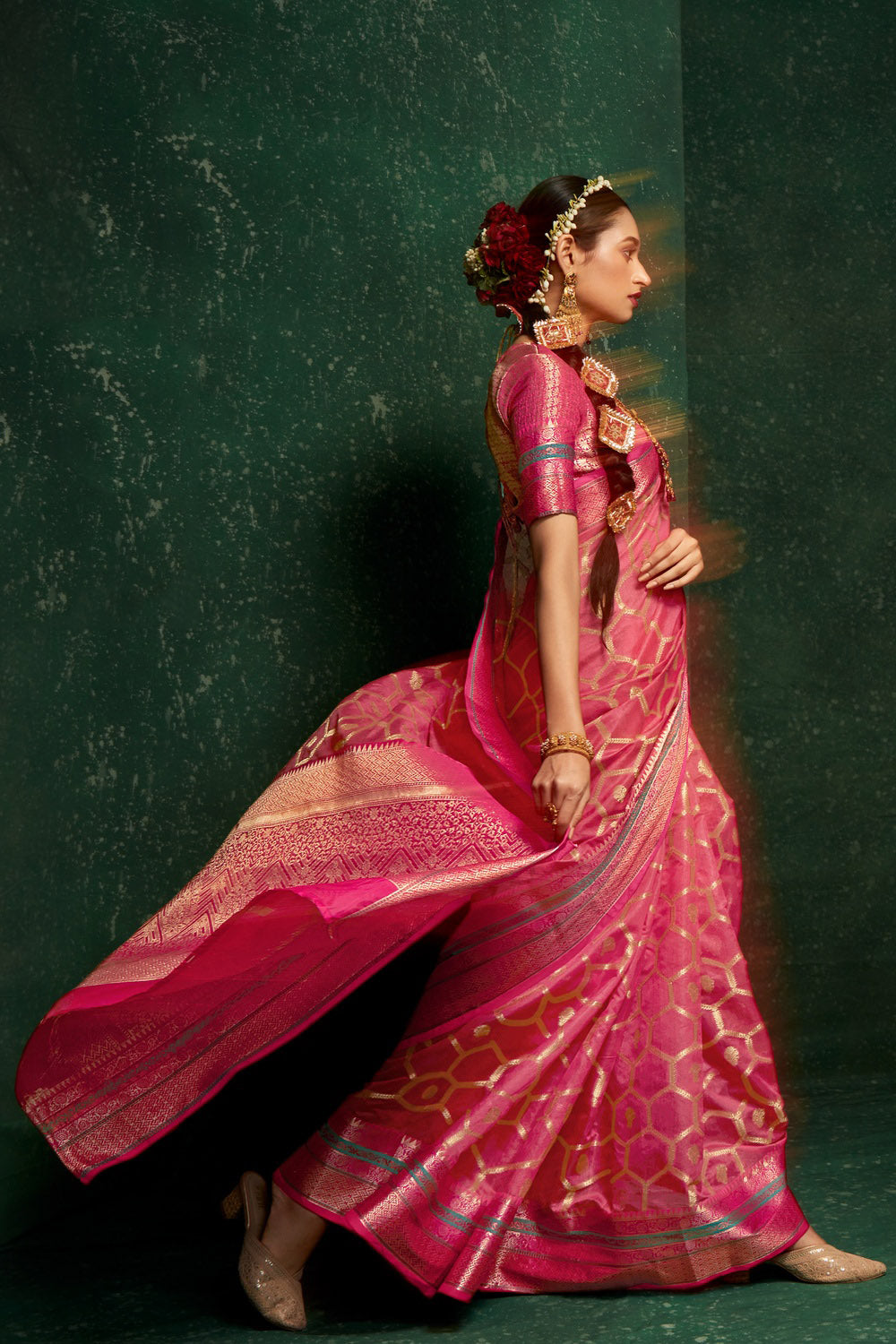 Pink Cotton Saree With Weaving