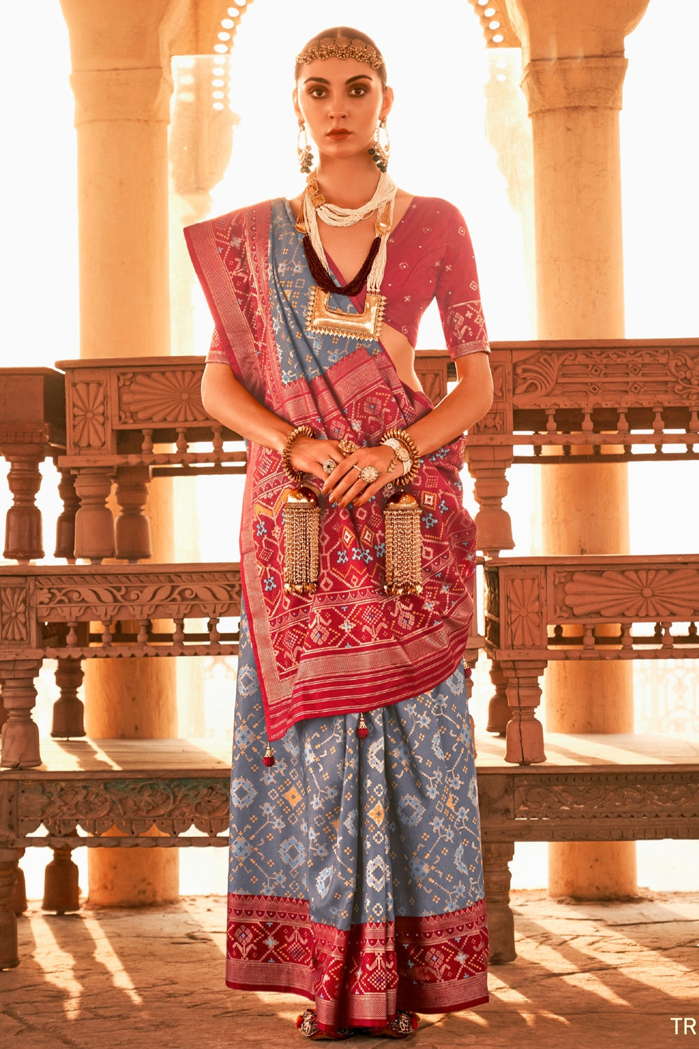 Light Gray &amp; Red Patola Silk Saree With Printed &amp; Weaving Work