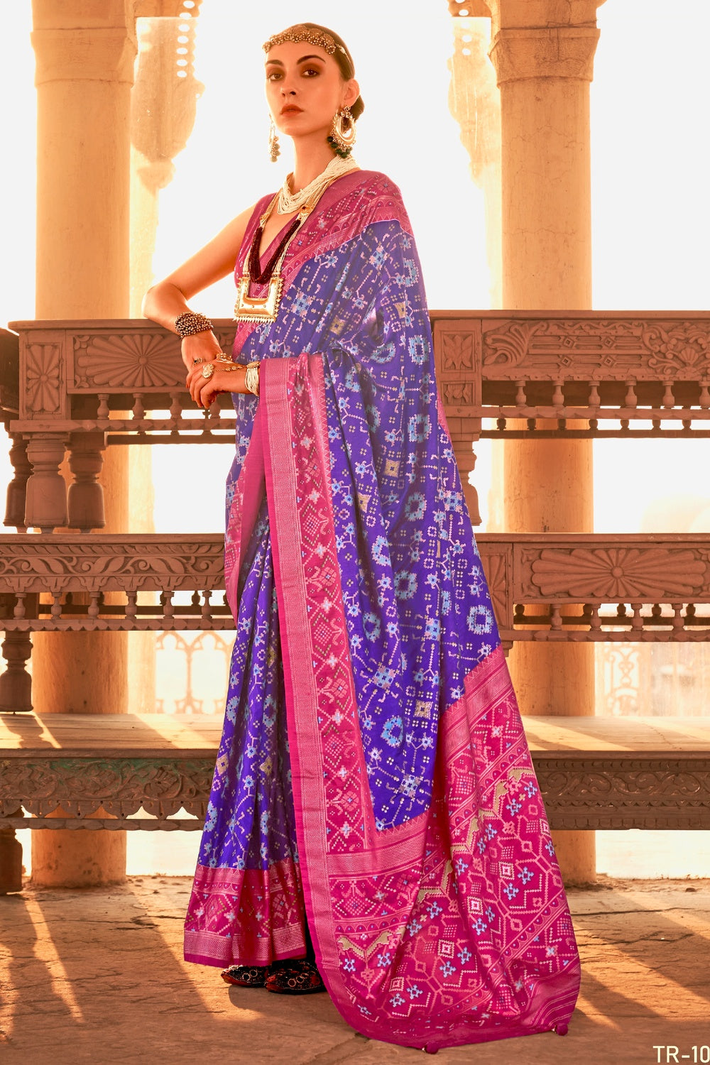 Violet &amp; Pink Patola Silk Saree With Printed &amp; Weaving Work