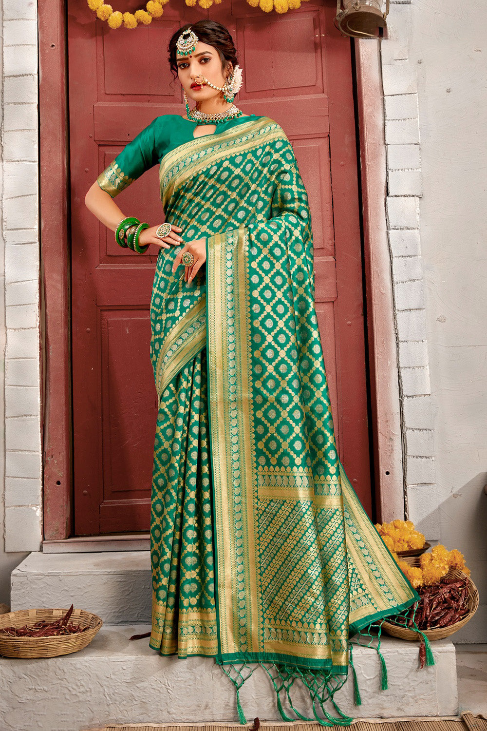 Greasy Green Banarasi Silk Saree With Weaving Work