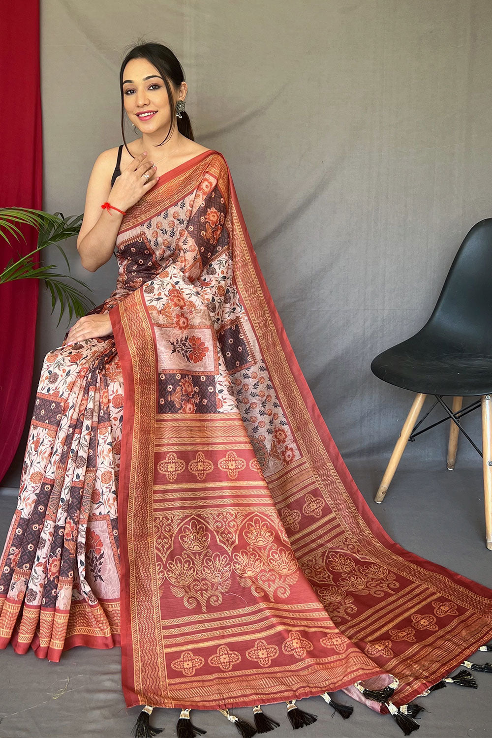 Gajari Pink Cotton With Digital Printed Saree