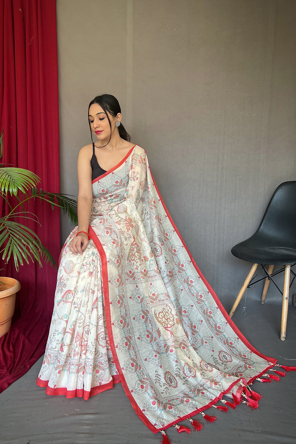 White &amp; Red Malai Cotton With Katha Printed Saree