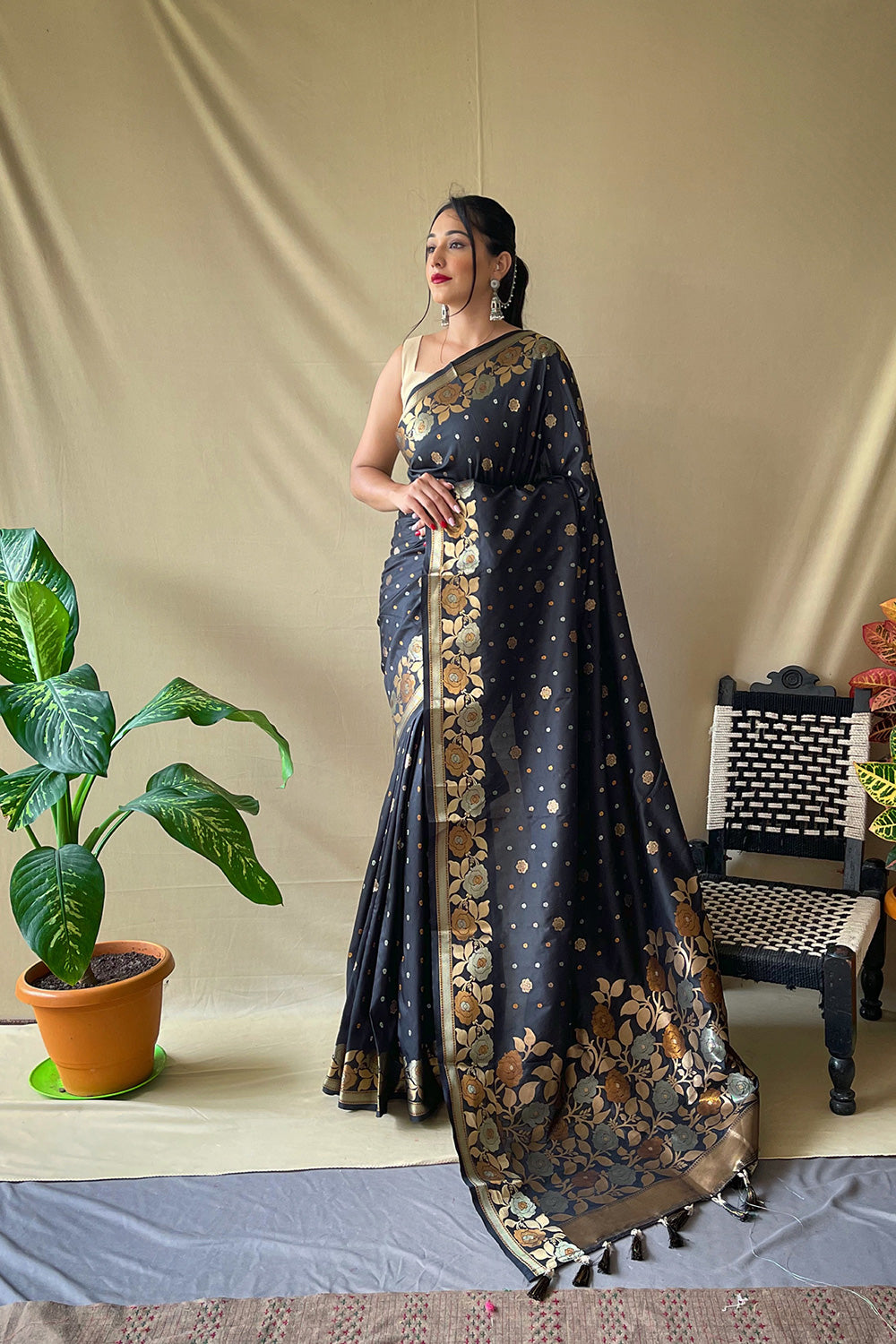 Black Soft Silk Saree With Golden Zari Weaving Work