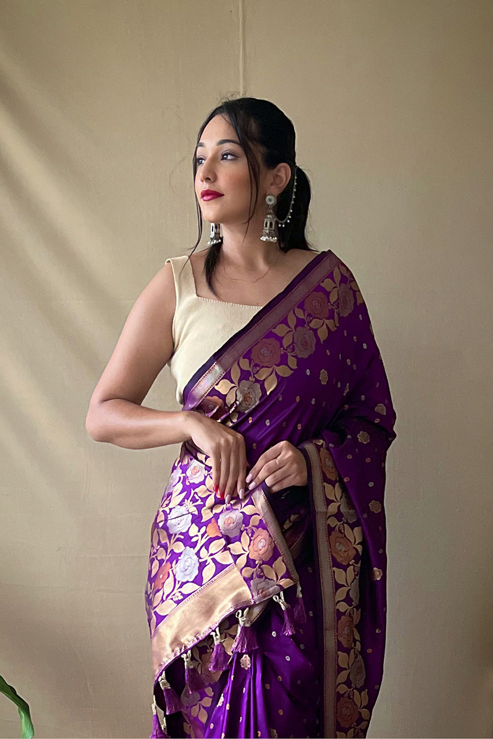 Purple Soft Silk Saree With Golden Zari Weaving Work