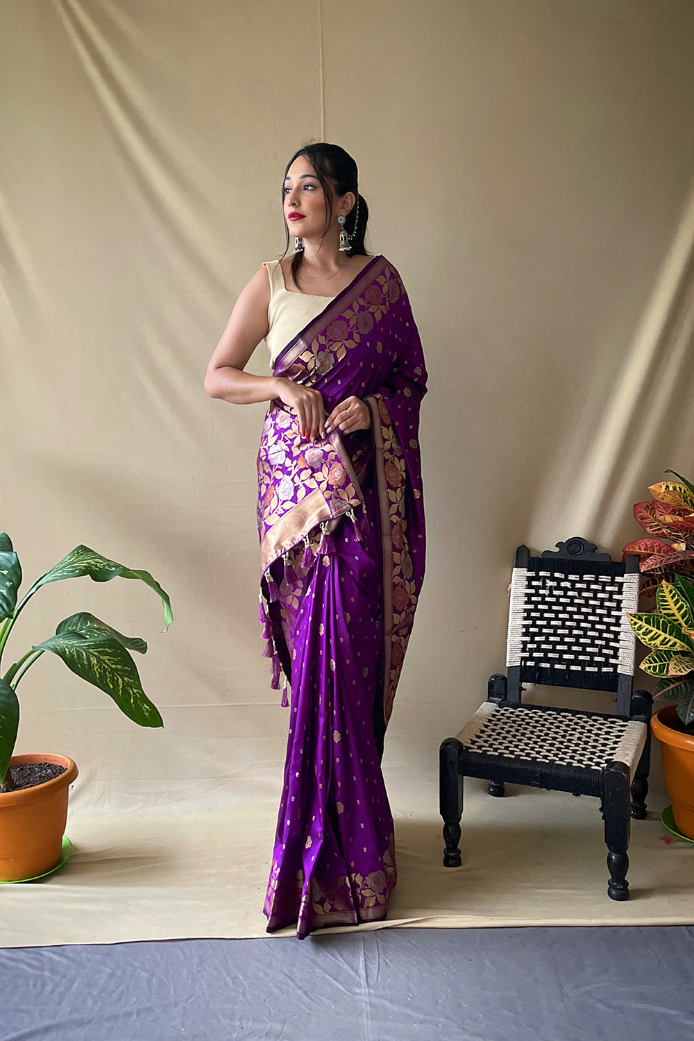 Purple Soft Silk Saree With Golden Zari Weaving Work