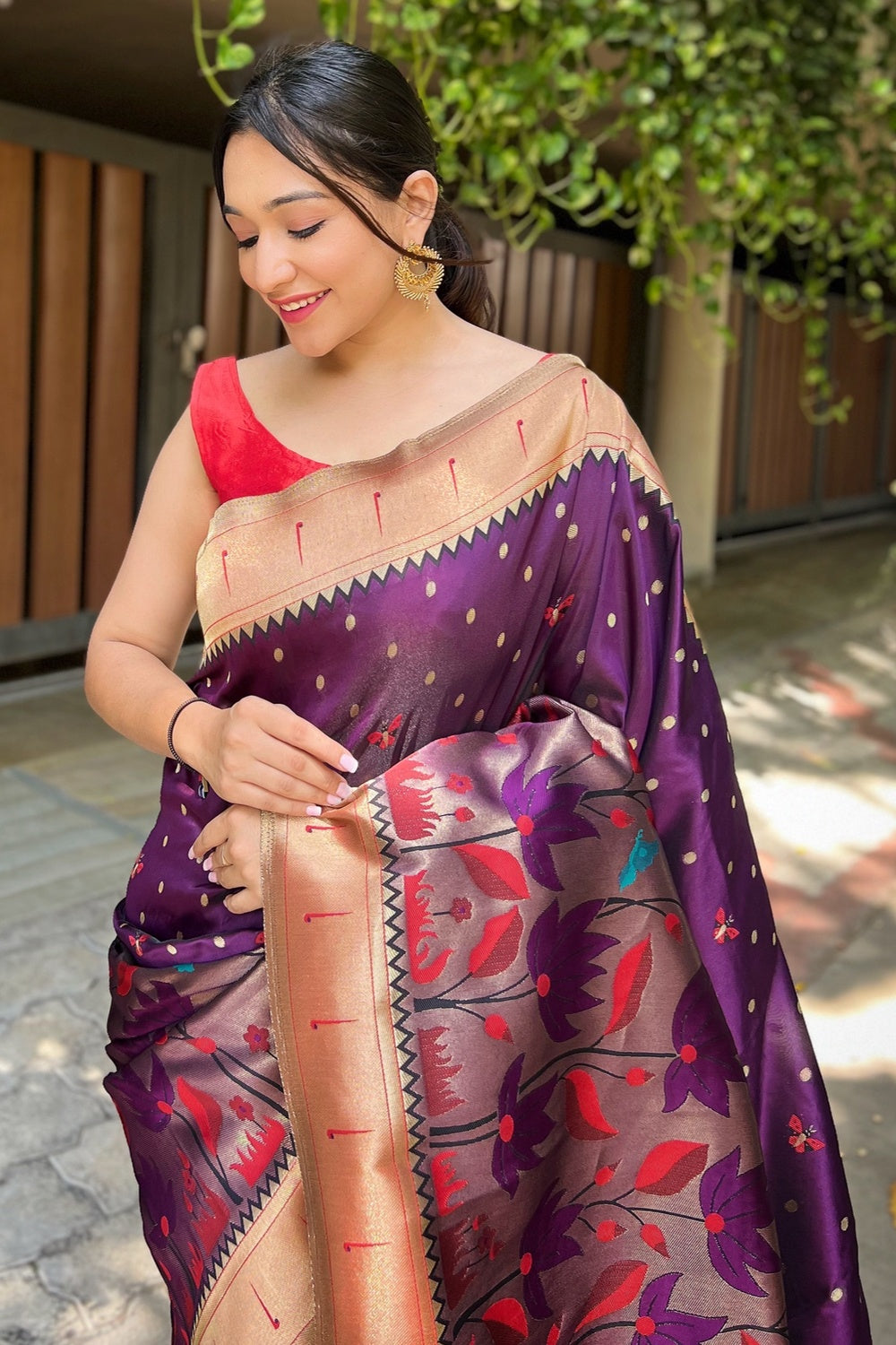 Magenta Paithani Silk Saree With Weaving Work