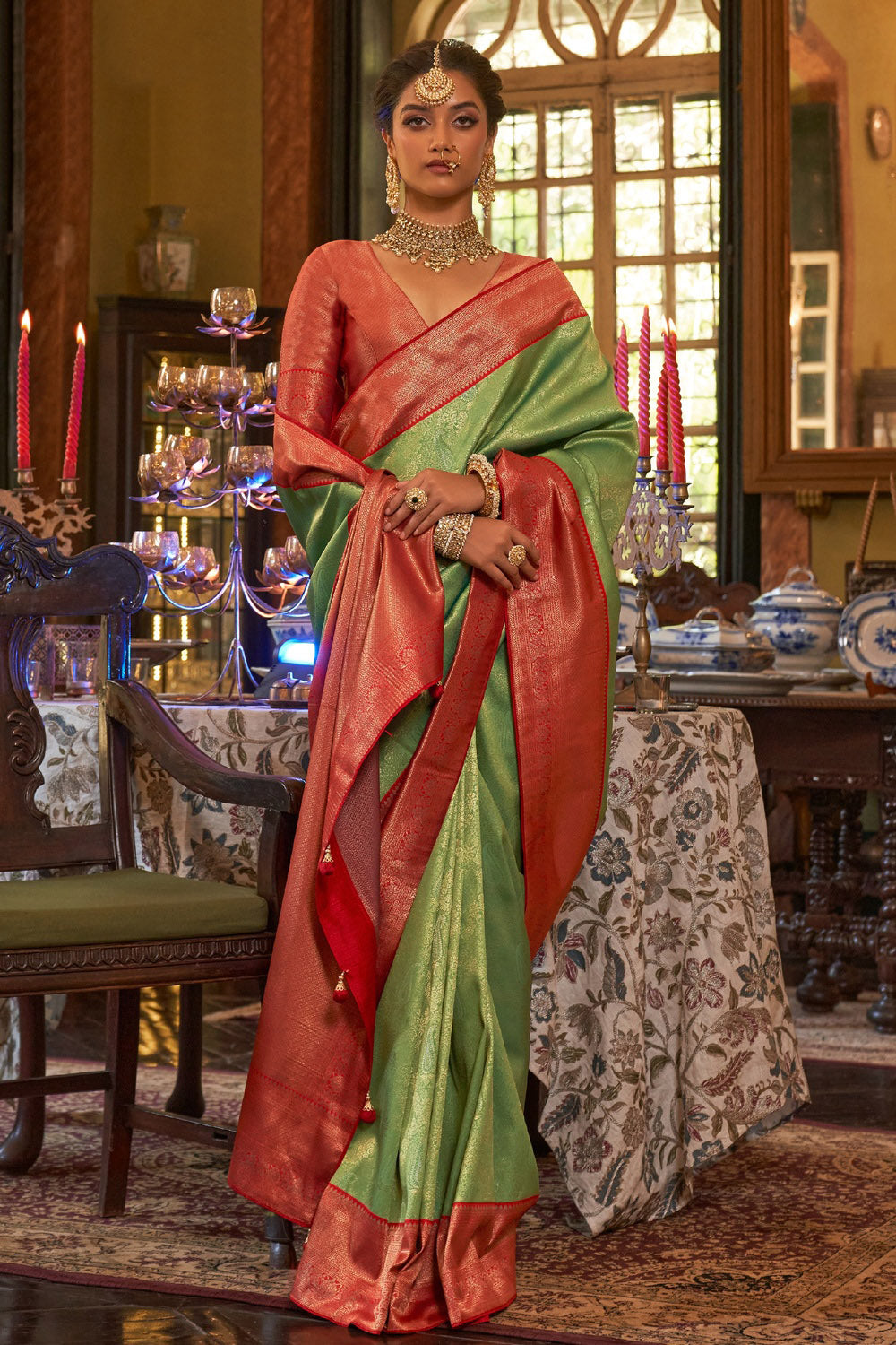 Light Parrot Green Kanjivaram Silk Saree With Weaving Work