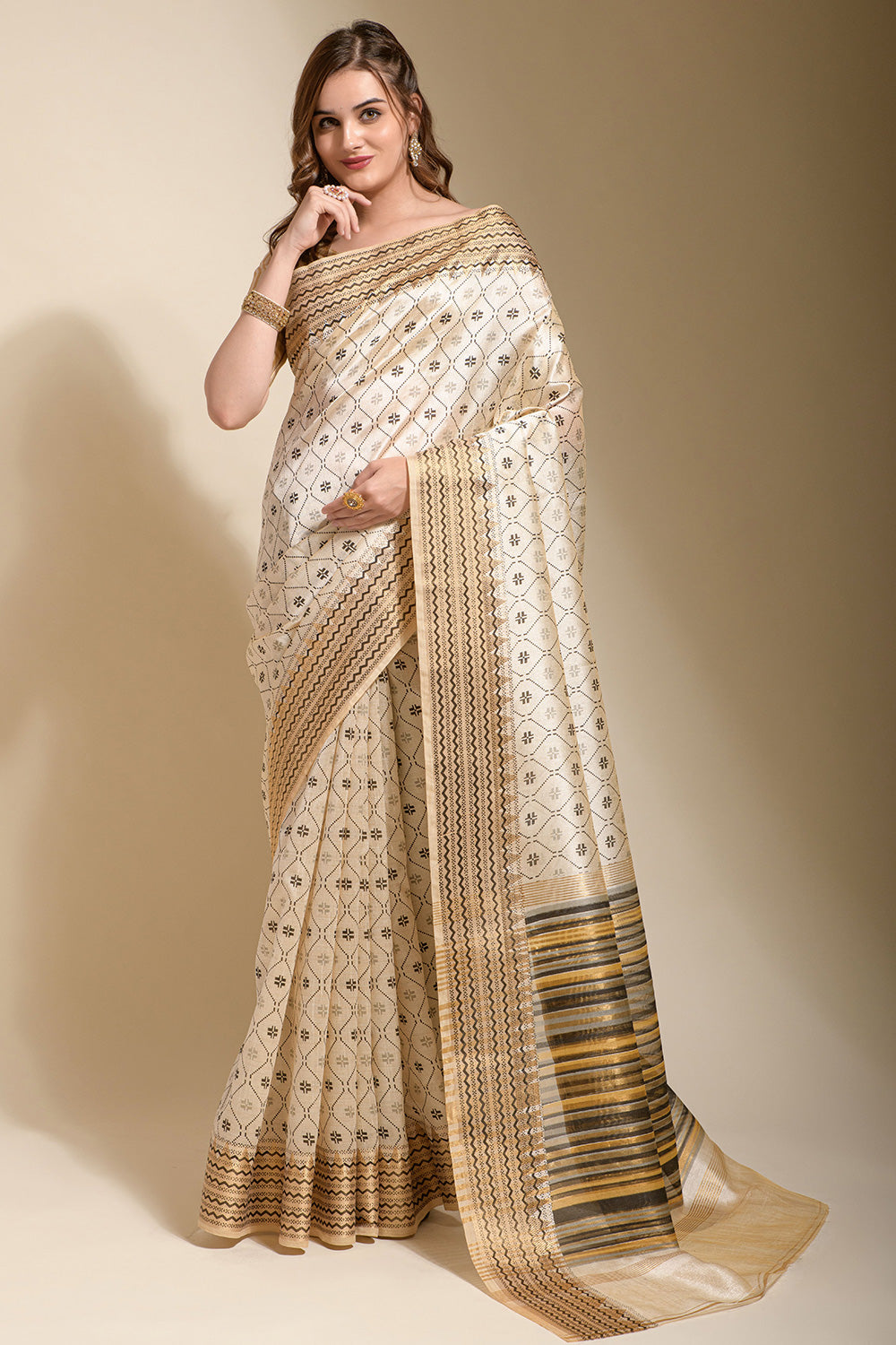 Off White Soft Silk With Weaving Border &amp; Block Printed Saree