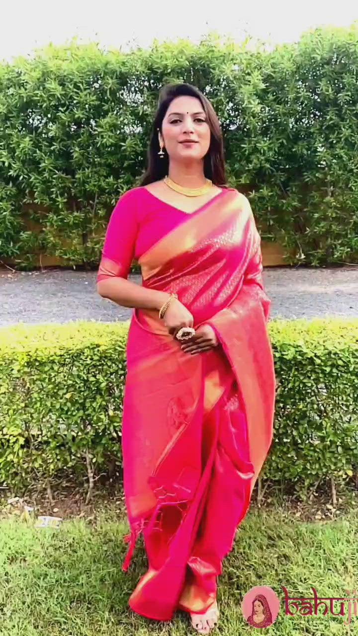 Magneta Pink &amp; Golden Zari Woven Kanjivaram Saree With Blouse