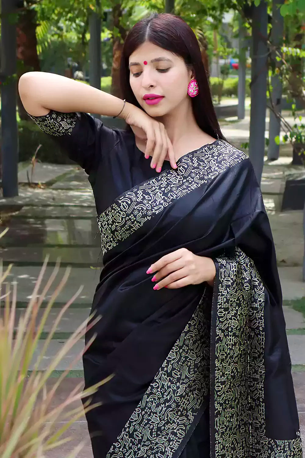 Beautiful Rich Pallu Black Colour Silk Saree With Blouse