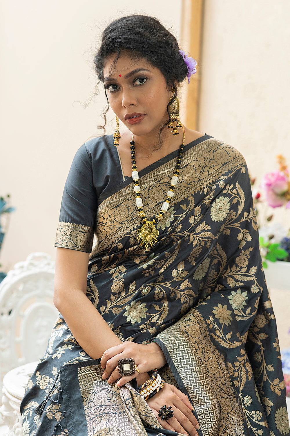 Black Banarasi Silk Saree With Weaving Work