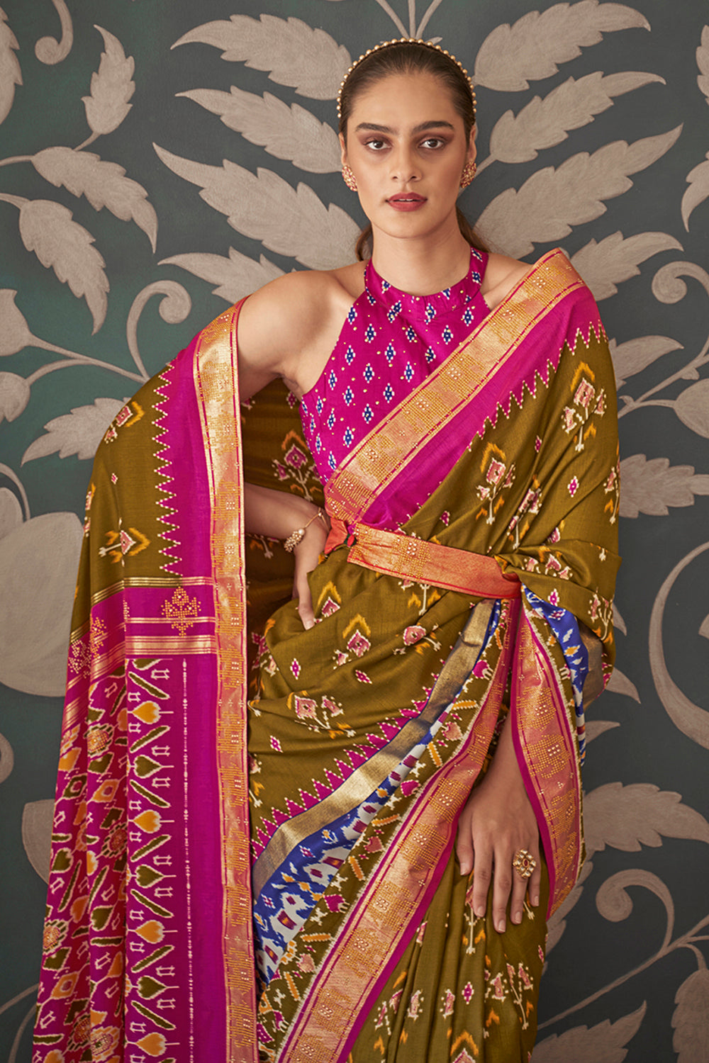 Alluring Green &amp; Pink Patola Silk Saree