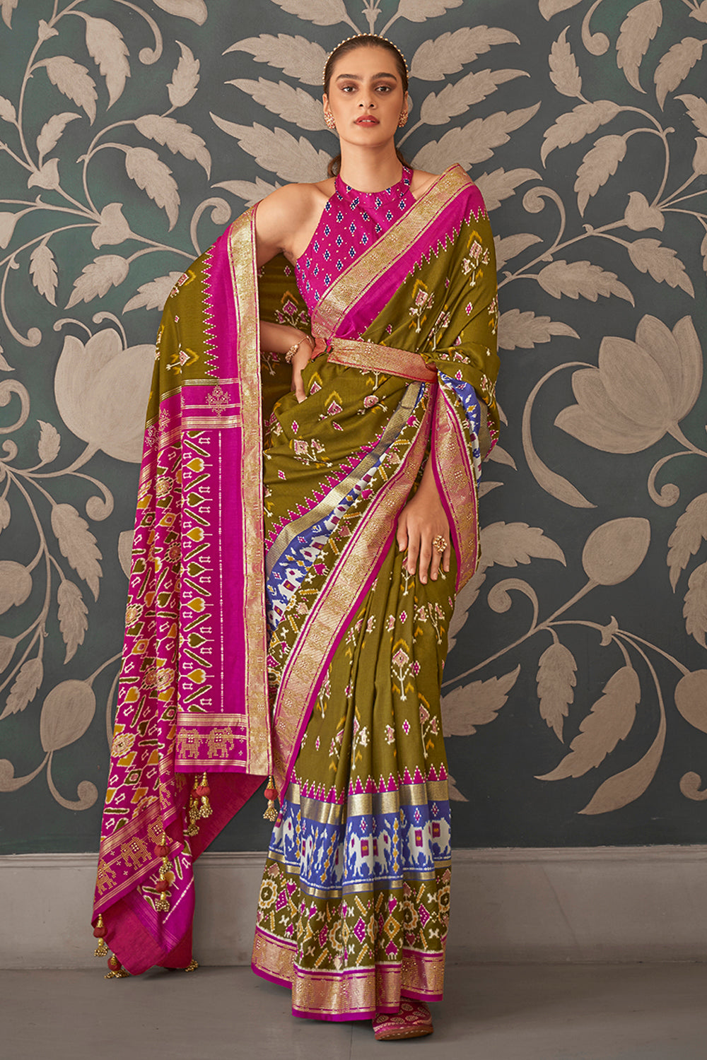 Alluring Green &amp; Pink Patola Silk Saree