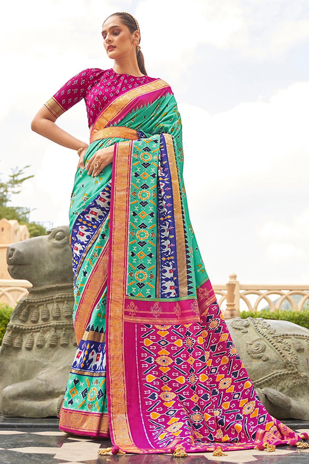 Alluring Green &amp; Pink Patola Silk Saree With Printed Work