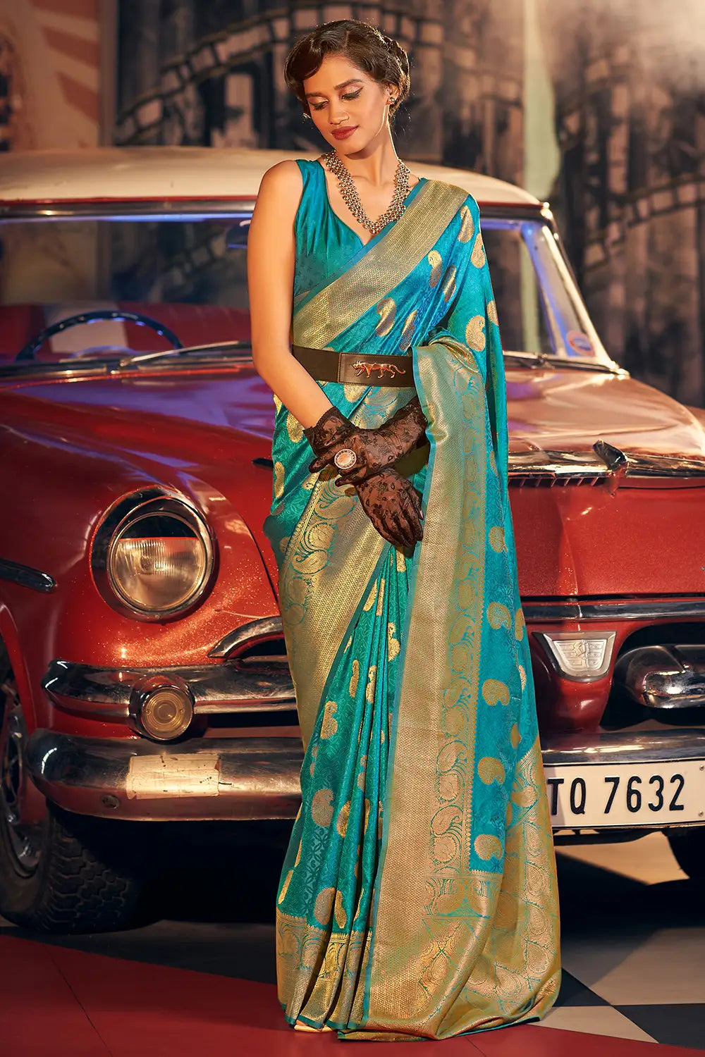 Sky Blue Handloom Silk Saree With Zari Weaving