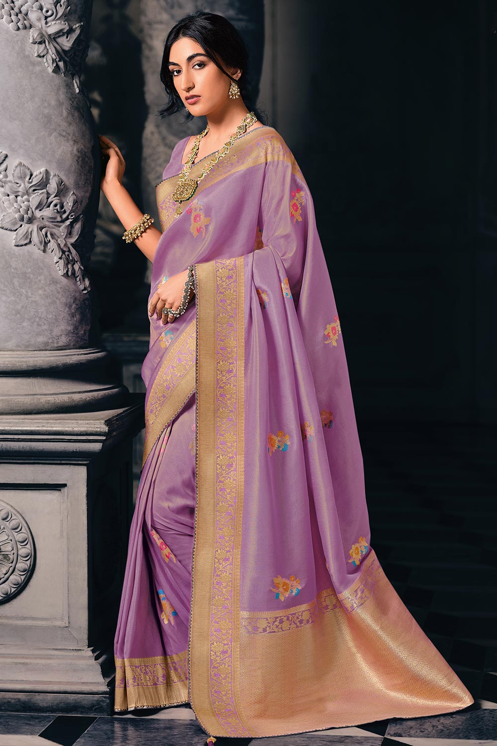 Pastel purple saree with red motif print art border