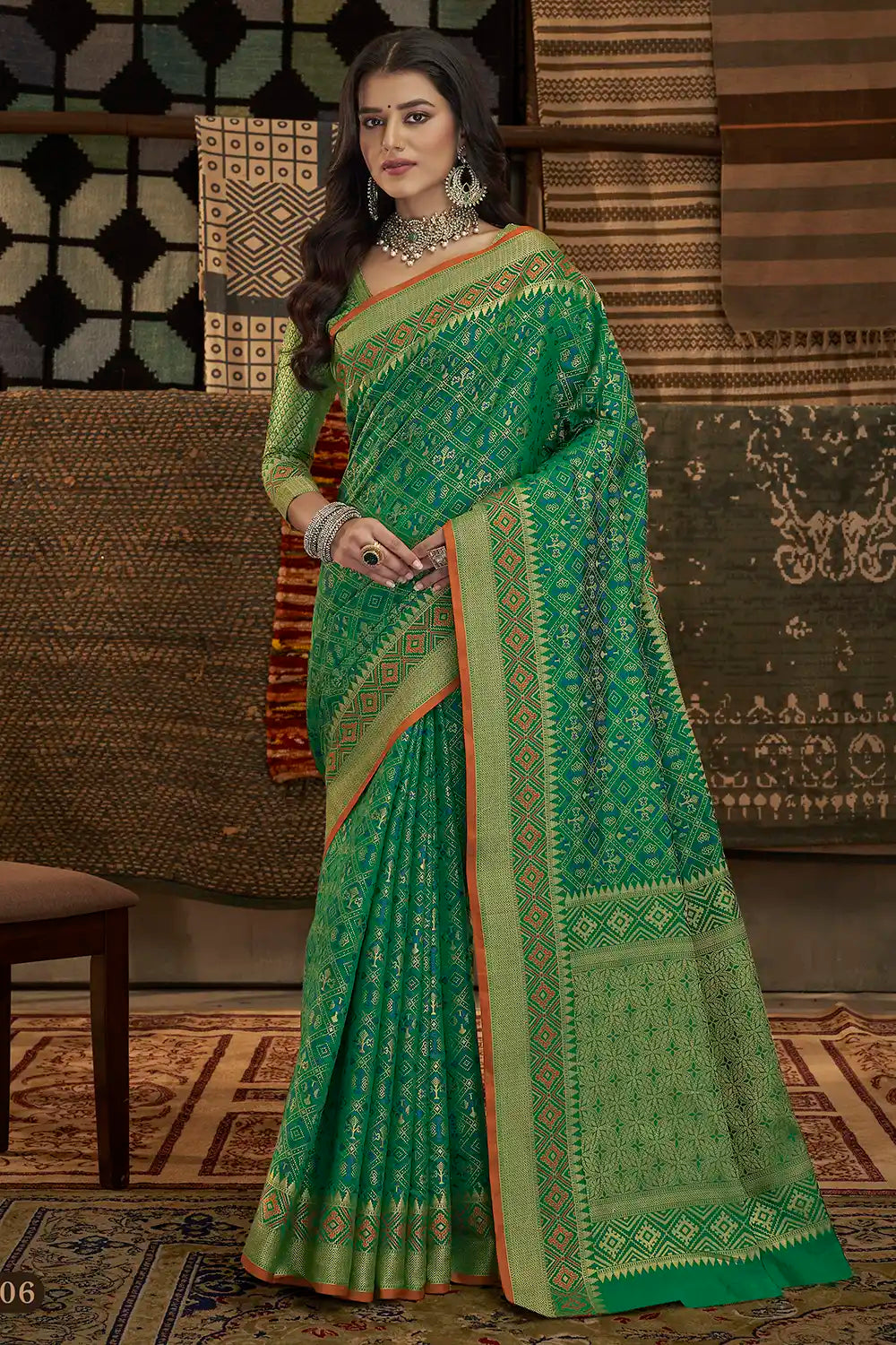 Green Traditional Indian Weaving Patola Pettern Silk Saree