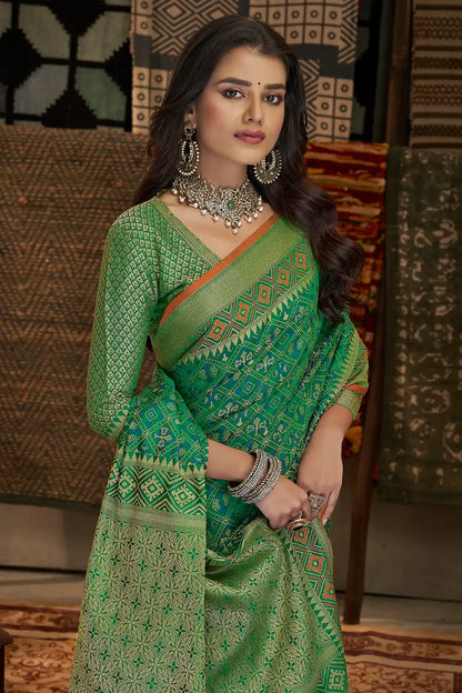 Green Traditional Indian Weaving Patola Pettern Silk Saree