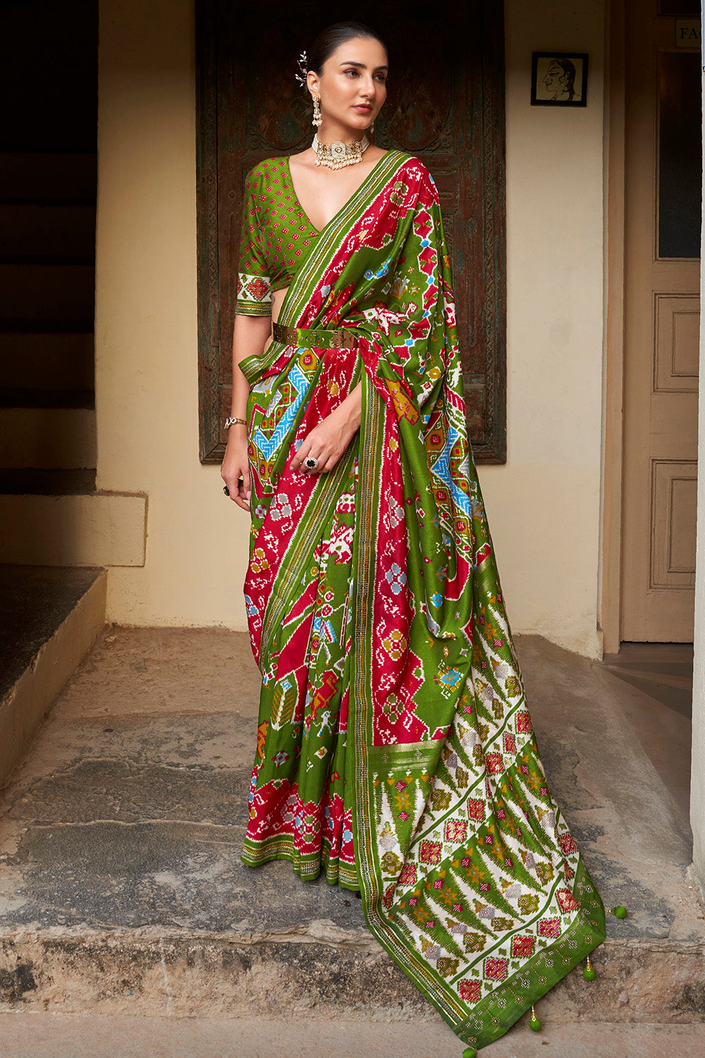 Green &amp; Red Colore Soft Designer Patola Saree