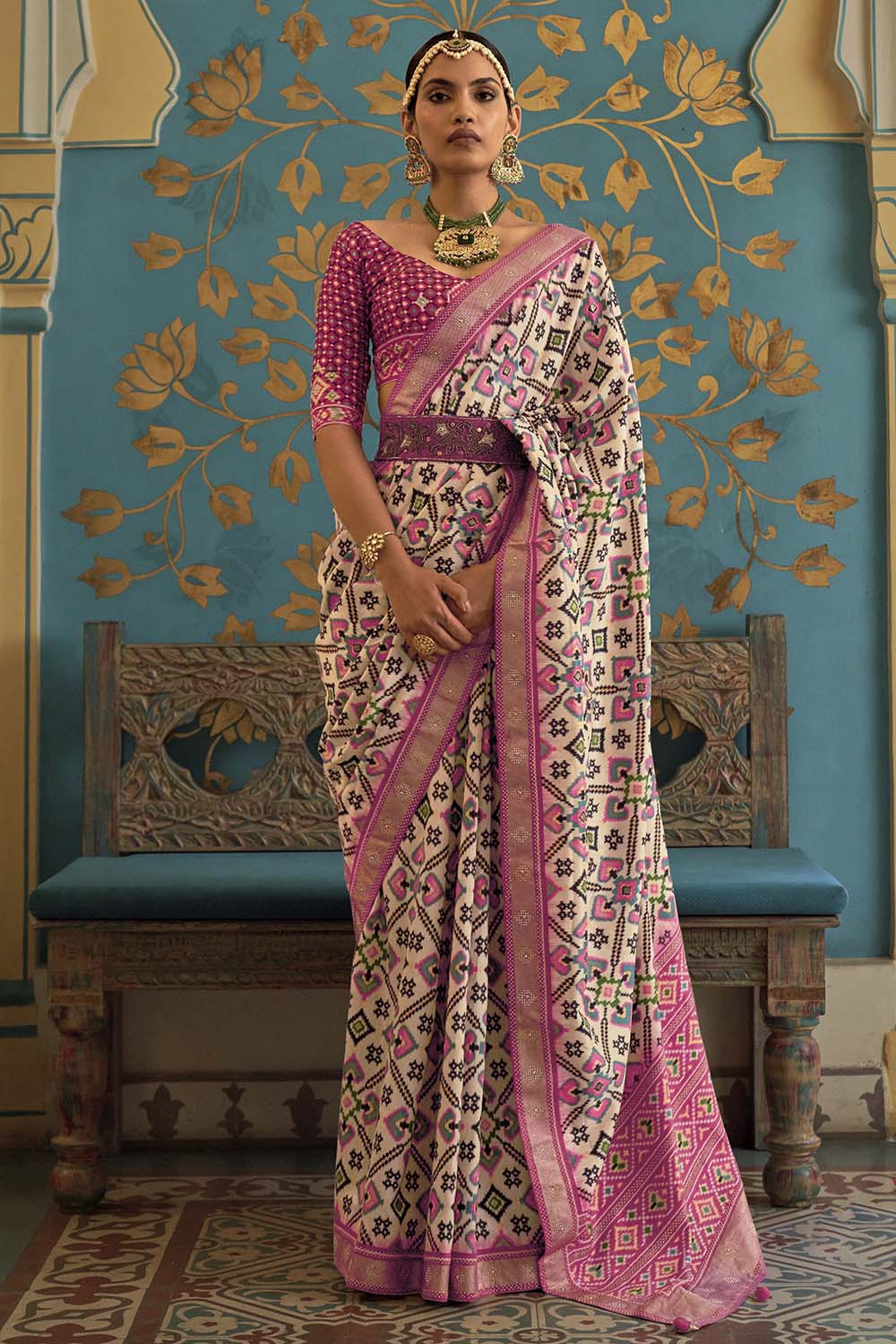 Pink &amp; Off White Smooth Patola Silk Saree With Zari Weaving Work