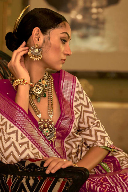 Magenta &amp; Off White Colour Patola Silk Saree With Weaving Work