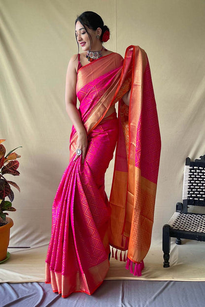 Pink Patola Bandhej Weaving Silk Saree