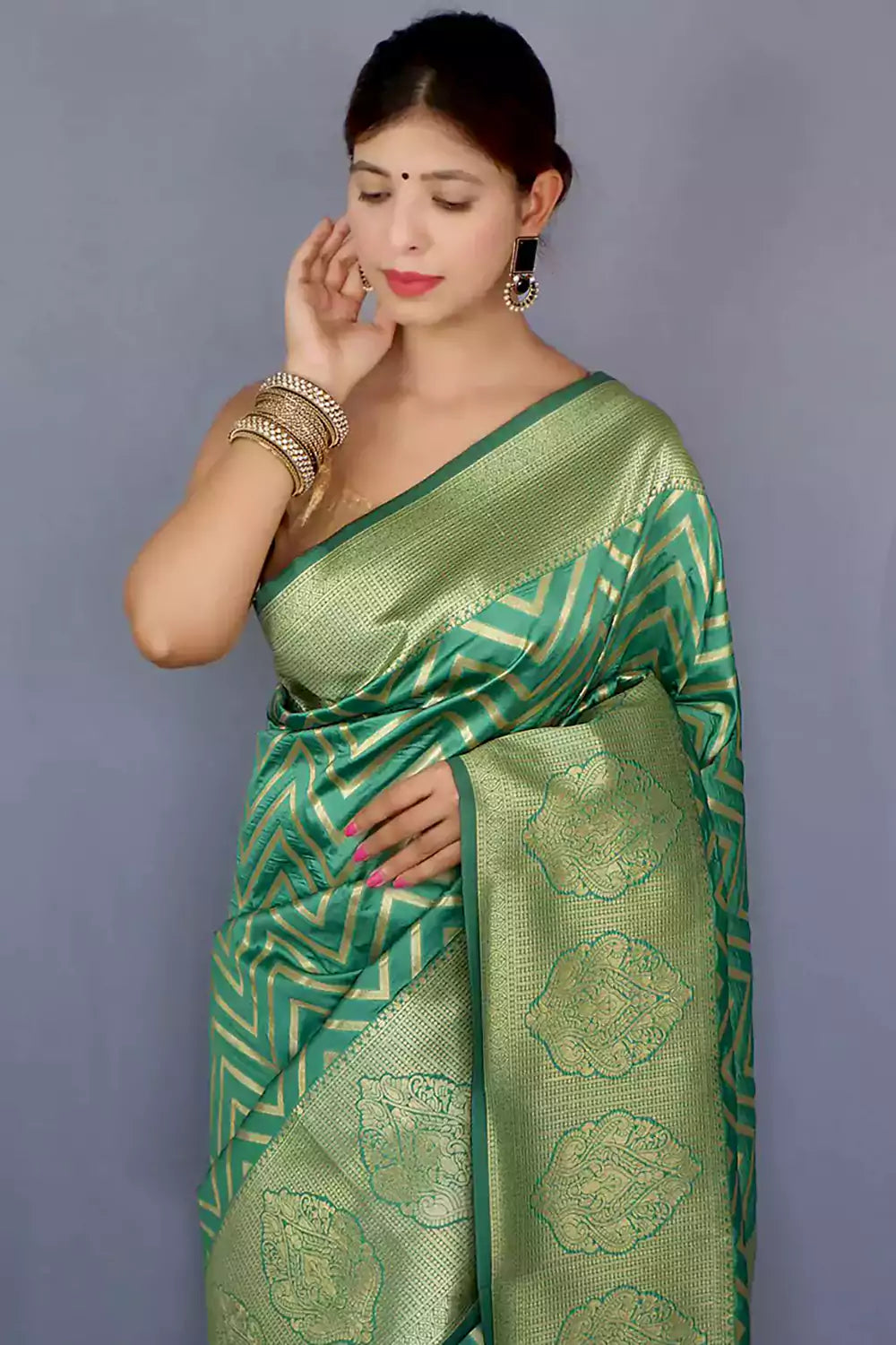 Light Green Soft Silk Saree With Zari Weaving