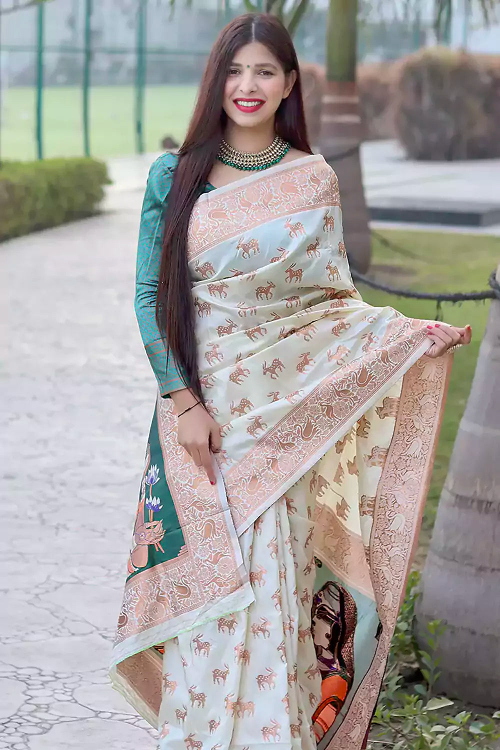White Soft Silk Saree With Zari Weaving