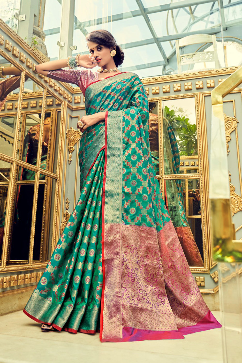 Rama Green Stylish Banarasi Silk Saree With Attached Pink Blouse for Woman